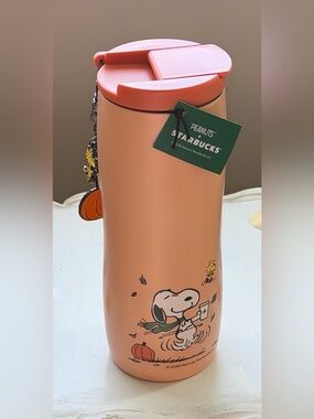 NWT-Starbucks VIRAL SOLD OUT Peach Pink Peanuts Snoopy Travel Tumbler with charm